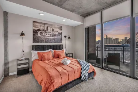 Lakeside Luxury Suite - Rock & Roll - Cle Flats - 2 Free parking