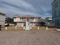Steps to the Beach! Tradiontal beach bungalow. Hooked On a Feelin' -II Sleeps 10