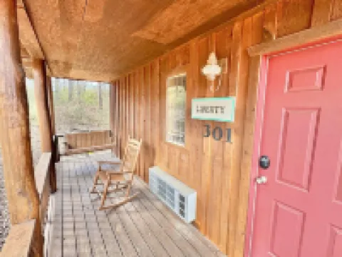 Liberty Cabin Number 301 山景城酒店
