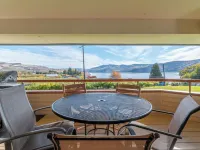 Halmalka Condo 512A Private Hot Tub, 3-bed 2 bath, Sleeps 8, By Outdoor Pool Hotels in Manson