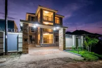 Saffron Beach Bistro & Cottages Hotels in Entebbe