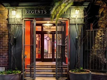 Regents Court Sydney Отели рядом с достопримечательностью «Sydney Harbour Exclusive»