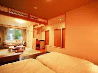 Nozawa Grand Hotel Hotels near Oborozukiyo no Yakata Hanzan Bunko