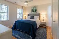 Warm Luxury in walkable downtown Durham (2.5 mi. from Five Pts. Plaza)