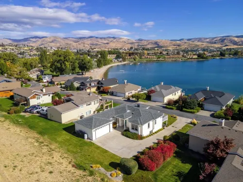Bright Water Sunrise Home at Wapato Point Resort 5-bed Close to Sandy Beach/Pool