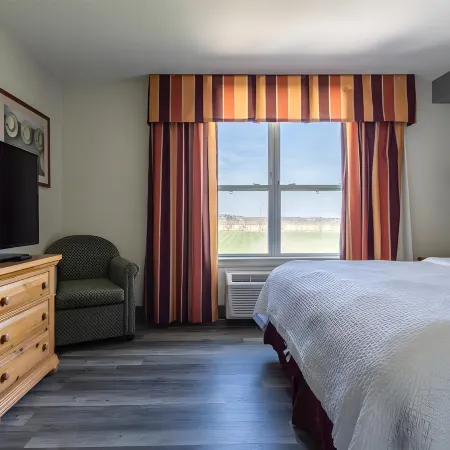 Lancaster Inn & Suites