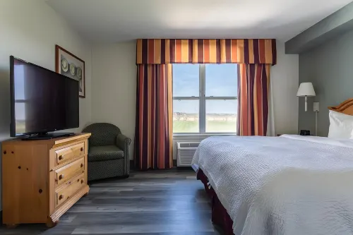 Lancaster Inn & Suites - piscina