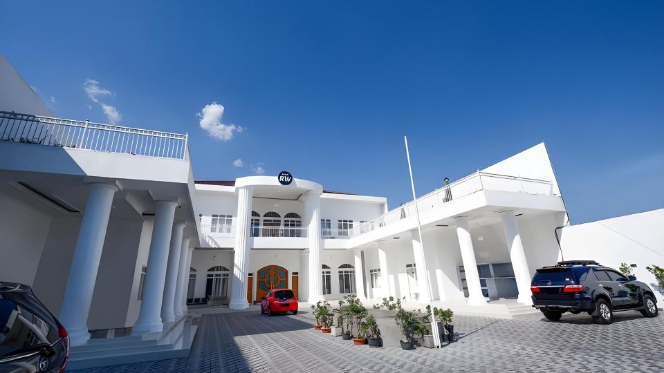 Griya RW Family Guest House Redpartner