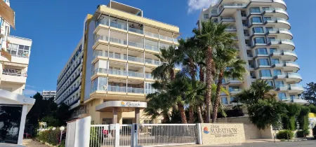 Marathon Beach Apartment with Shared Pool Отели в г. Агиос Тихонас