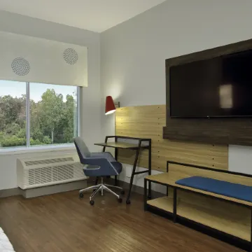 Tru by Hilton Mobile I-65 Government Blvd