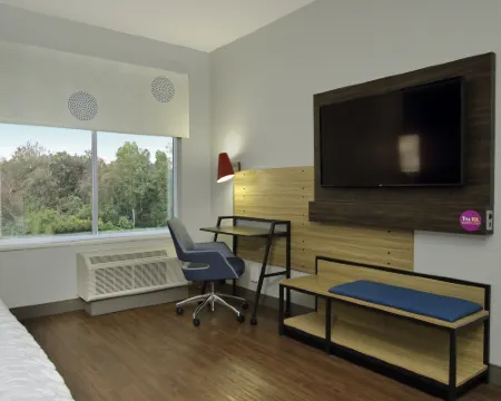 Tru by Hilton Mobile I-65 Government Blvd Hotels in Mobile