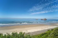 Beach, Please!Modern Oceanfront Haven