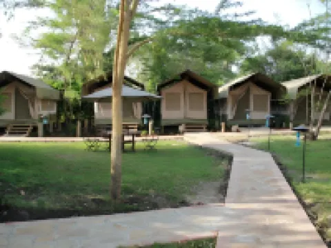 牛羚生態帳篷營地 鄰近長頸鹿中心的酒店