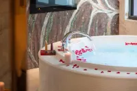 Royal Group Motel Jhong Hua Branch