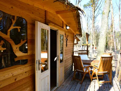 Treehouse 1 Hotels near Zuriel Ltd.