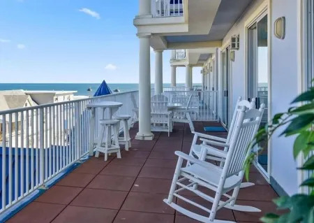 Belmont Towers 409 HUGE BALCONY, Boardwalk, Pool, Gym, Sauna, Ocean & Bay Views!