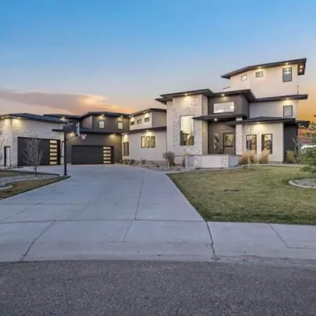 6K SQFT Lux |Heated Pool|Hot Tub |Sauna |Speakeasy