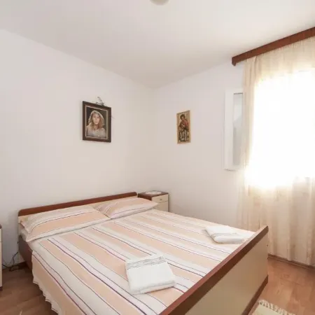 Apartments Mira