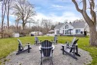Hidden Haven - Luxury Cottage w/ Hot Tub & Scenic Views