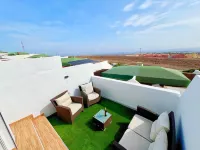 Sea View Bungalow with Communal Pool فنادق في كاليتا دي فوستي