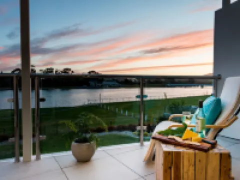 อัลเวอร์สโตน ริเวอร์เอ็ดจ์ อพาร์ทเมนท์ส โรงแรมในUlverstone