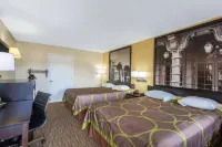 Super 8 by Wyndham Florence - Pet friendly