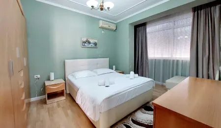 Suite Idea Hotel Отели рядом с достопримечательностью «Postbllok - Checkpoint Monument»