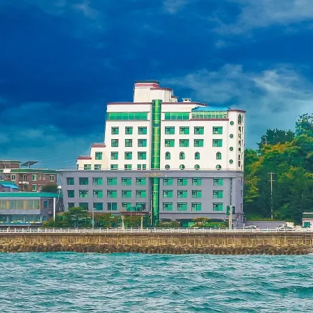 Benikea Hotel Mountain & Ocean Daepohang Отели рядом с достопримечательностью «Порт Daepohang»