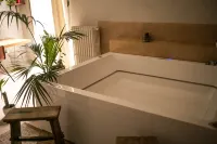 4 Balconi Rooms-Boutique B&B Hotels in Lecce