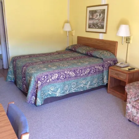 Sportsman Inn and Suites