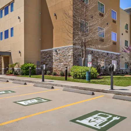 Best Western Plus Lake Jackson Inn Suites