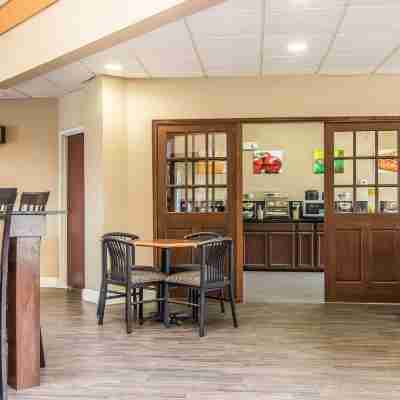 Quality Suites New Iberia Dining/Meeting Rooms