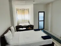 램린 게스트하우스 네곰보 피콕 펍 주변 호텔