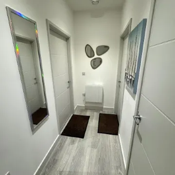 Cozy Bracknell Apartment with Modern Amenities