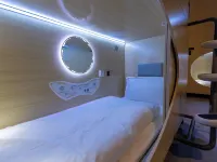 Resthub Hotels near Convention 33
