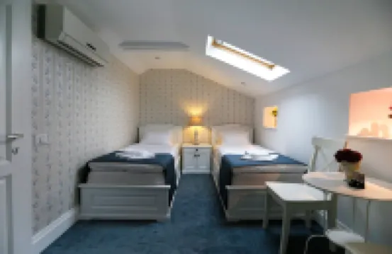 Hotel les Jardins Carol Hotels near Bellu Cemetery