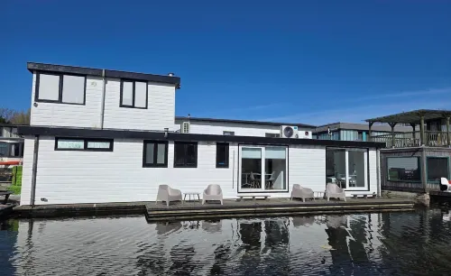 HouseBoat the New Lake - Nieuwe Meer