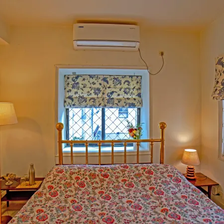 Yellowbrick - Calcutta's Freshest BnB Отели рядом с достопримечательностью «Храм Бирла»