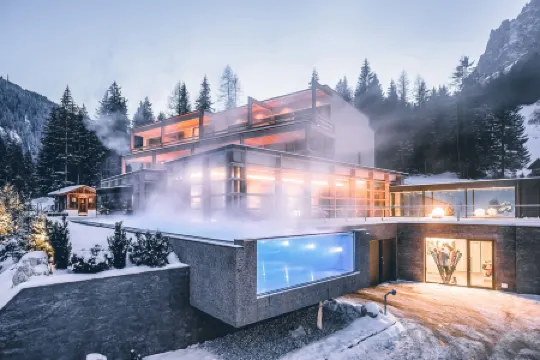 Hotel Cristallo - Wellness Mountain Living