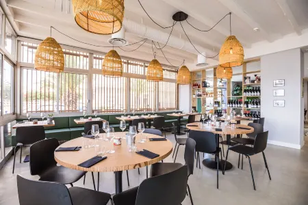 Hôtel Café Miramar Отели рядом с достопримечательностью «Observatoire»