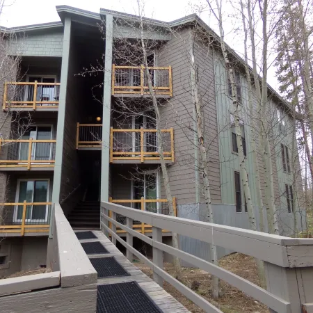 Three House 2 Bed 2 Bath Thwc