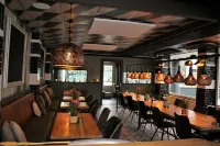 Hotel Restaurant de Jonge Heertjes فنادق في Schiphol-Rijk