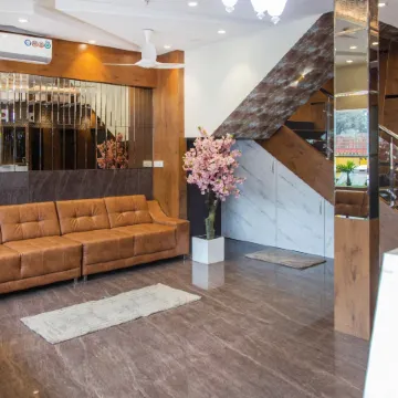 Hotel Hometown - Near BKC Отели рядом с достопримечательностью «Железнодорожный вокзал Дадар»
