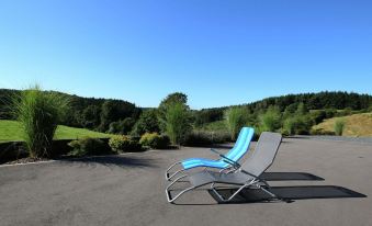 Classy Holiday Home in Martilly with Hot Tub