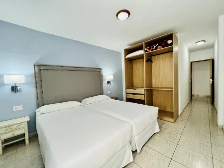 Apartamentos Frontera