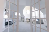 The Bell Inn Hotels in Peabody