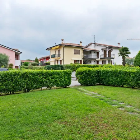 Nice Holiday Apartment Near Lazise