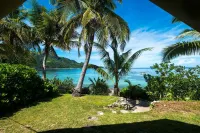 Barefoot Kuata Island Resort Hotels near Naukacuvu Island
