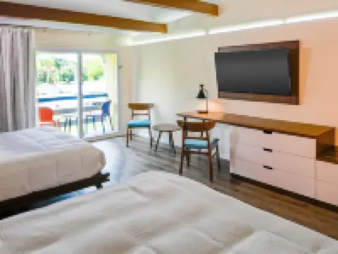 โรงแรมโกลเด้นโฮสท์รีสอร์ท - Sarasota โรงแรมในซาราโซตา