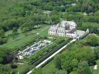 Oheka Castle Hotel & Estate Hotels near Syosset Train Station